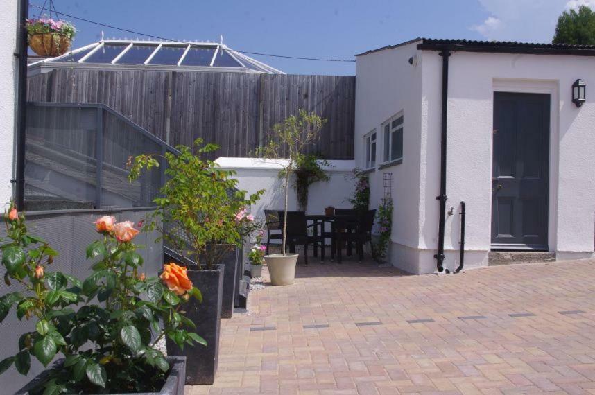 Cliftons Guest House Труро Экстерьер фото